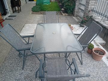 TAVOLO PIU SEDIE DA GIARDINO 