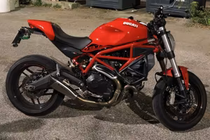 ducati monster 797  A2