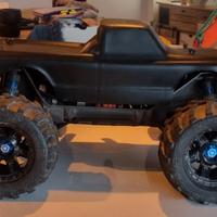 Traxxas maxx v1