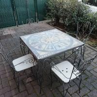 tavolo in ferro con sedie per giardino