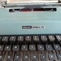 Olivetti lettera 32 con custodia 