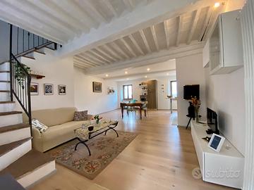 Appartamento-Chiusdino ( Siena )