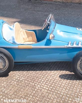 Auto a pedali Corrado e Remondini