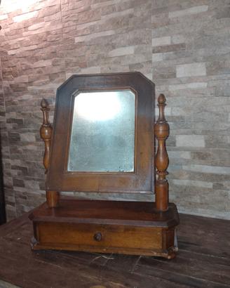Specchio con cassetto antico