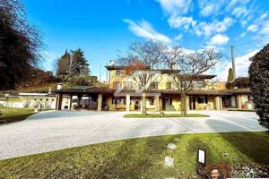 Vendiamo rustico ristrutturato tra le colline