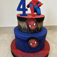 Torta finta Spiderman nome e numero modificabili