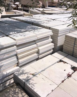 Pavimenti di solo pietra naturale