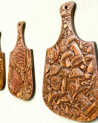Bassorilievo in Legno. Tagliere decorativo.