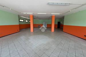 NEGOZIO A GAIARINE