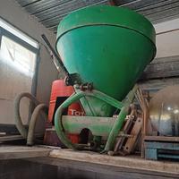 Attrezzature agricole di vario genere