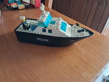 barca della polizia lego