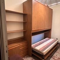 Cameretta completa in legno con letto e scrivania