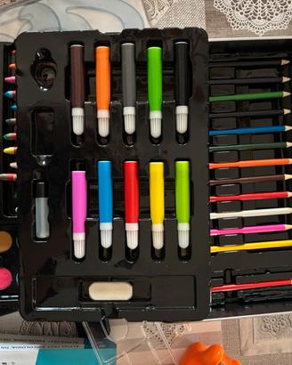 Kit per disegnare infanzia