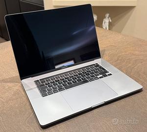 Macbook pro 16”