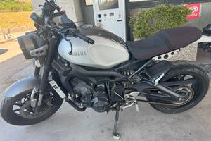 YAMAHA XSR 900