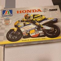 Italeri 1/6 Honda NSR 500 V. Rossi WC 2001