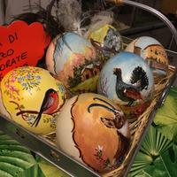 Uova di struzzo decorate