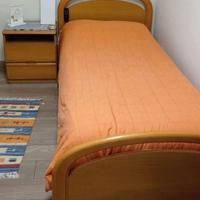 struttura letto singolo e comodino 