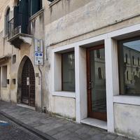 Negozio dentro le mura - Massima visibilità