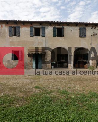 RUSTICO CON 6.000MQ DI TERRENO