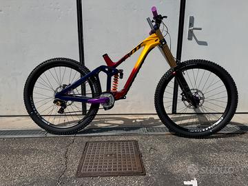 Giant glory advanced carbon hope fox