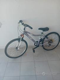 Mountain bike ragazza 