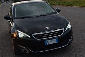 Peugeot 308 II 1.6 BlueHdi Allure Pack