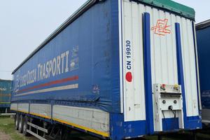 0473 SEMIRIMORCHIO CENTINATO CON SPONDE