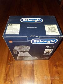 Macchia del caffè Delonghi