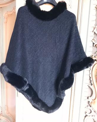 poncho lurex nero  inserti pelliccia tipo visone