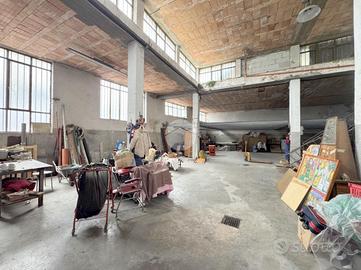 MAGAZZINO A RODENGO SAIANO