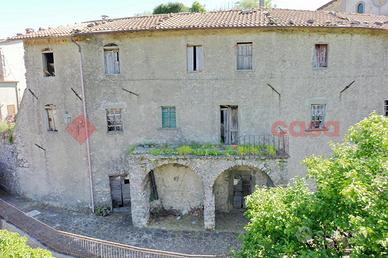 Rustico/Casale/Corte Gallicano [Cod. UG366FOVRG]