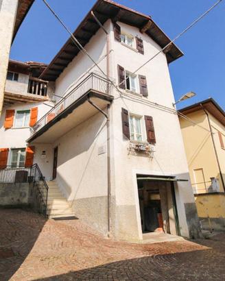 CASA INDIPENDENTE A VALVESTINO