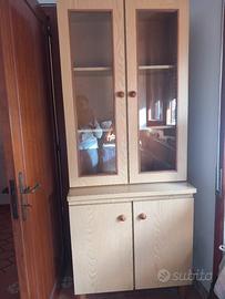 mobile con vetrinetta