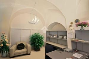 MONOLOCALE A GALATONE