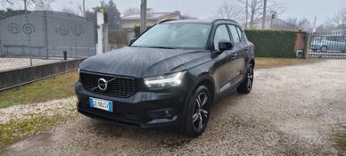 Volvo XC 40 T3 R design 22mila km