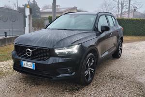 Volvo XC 40 T3 R design 22mila km