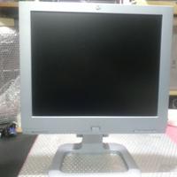 Monitor HP Pavilion F1703 con  altezza regolabile