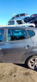 HYUNDAI IX20 2016 PORTA ANTERIORE SX/DX