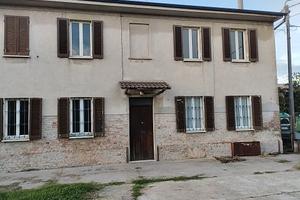 Casa con cascinale adiacente rustico