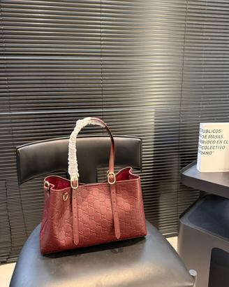 Borsa da donna con emblema Gucci