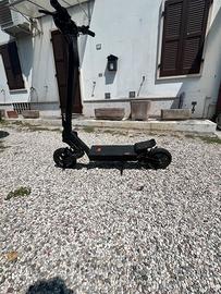 Monopattino elettrico Kukrin G2