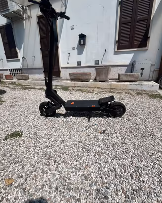Monopattino elettrico Kukrin G2