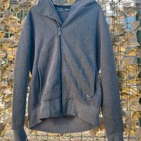 Felpa elegante con zip e cappuccio della Yab51