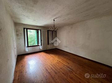 2 LOCALI A TORREBELVICINO