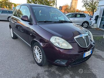 Lancia Ypsilon 1.4 Argento Ecochic GPL