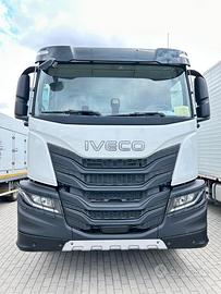 Autocarro iveco x way ad350x40yps 4 assi (2+2)