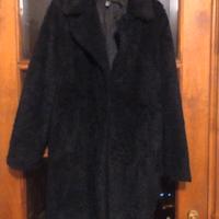 cappotto nero ecopelliccia 