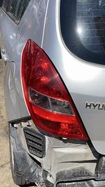 HYUNDAI I 20 FANALE POSTERIORE SX