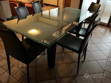 Tavolo di cristallo con 6 sedie